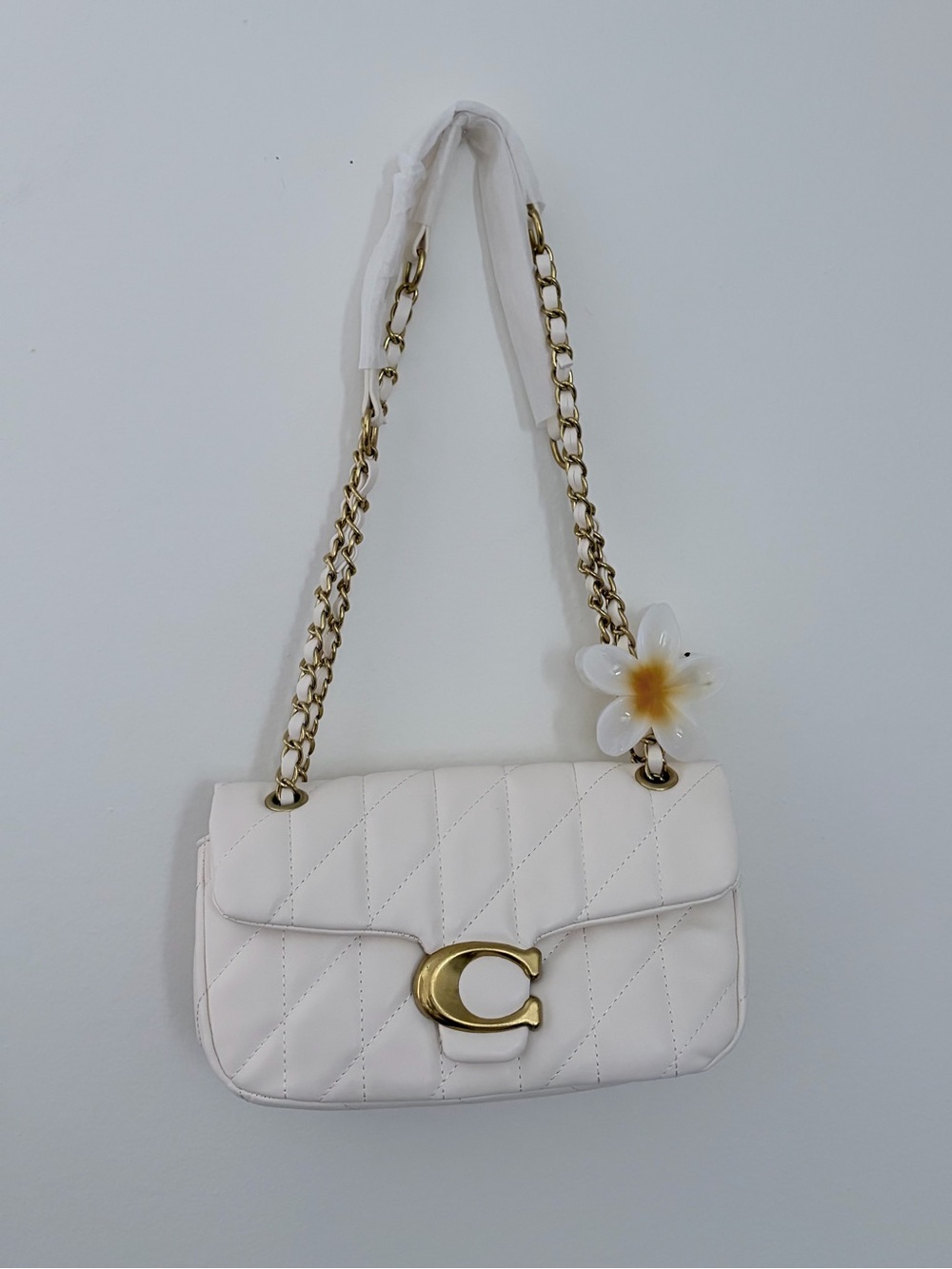 White Pillow Tabby Quilted Shoulder Bag with Gold Chain